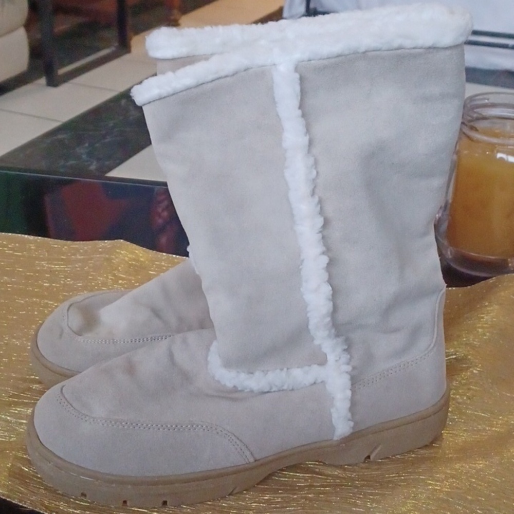 Route 66 Tan and White Winter Rain Boots with Plush Lining, Sz 11, Like New
